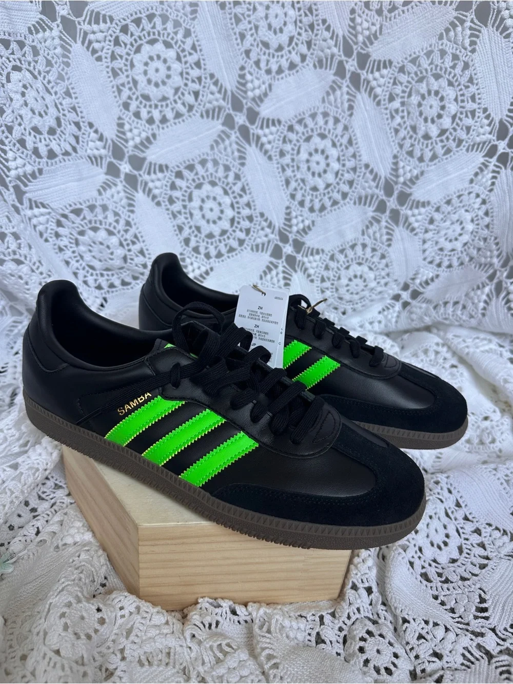 adidas Samba OG Black Screaming Green Gum JR0911 Men's Size 11 BNIB Deadstock